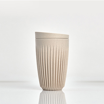 Huskee Cup beige mit Deckel - 12 oz