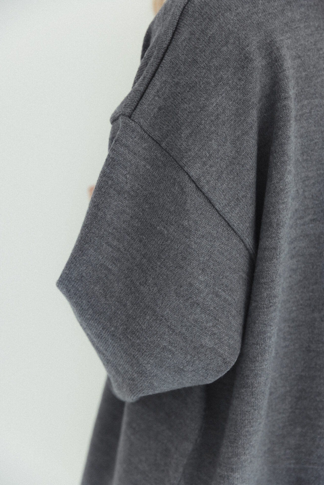 MÓRE Merino Shirt anthrazit – Bild 2