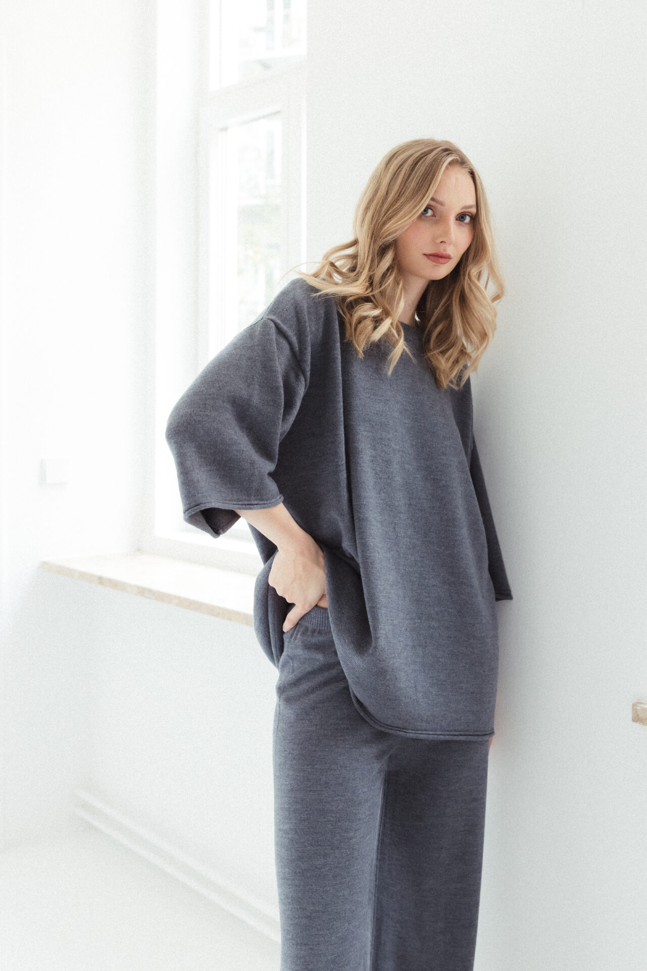MÓRE Merino Shirt anthrazit – Bild 3