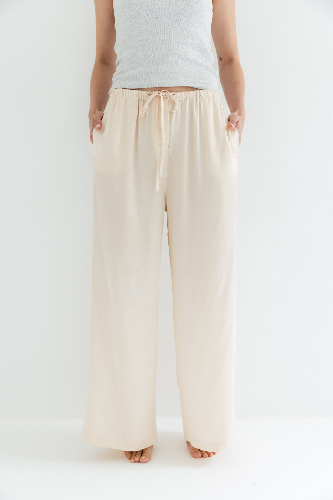 MÓRE SATINHOSE champagner – Bild 4