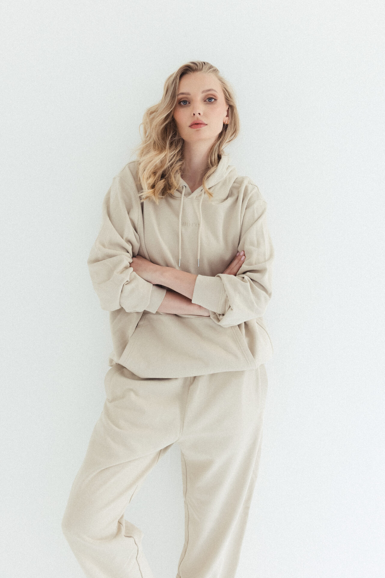 MÓRE HOODIE sand – Bild 2