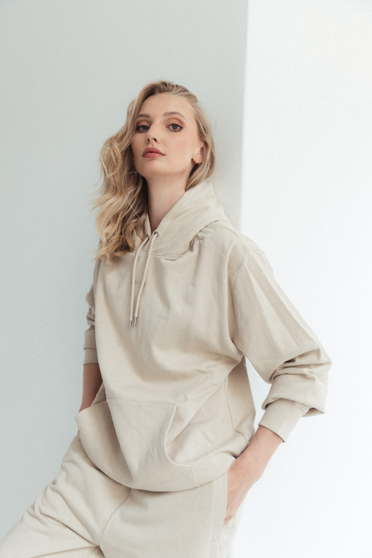 MÓRE HOODIE sand